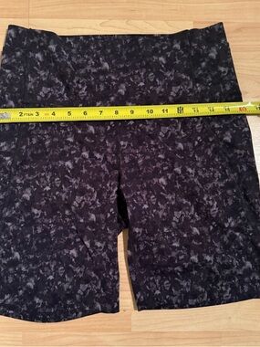Black Marble-Print High-Waist Biker Shorts